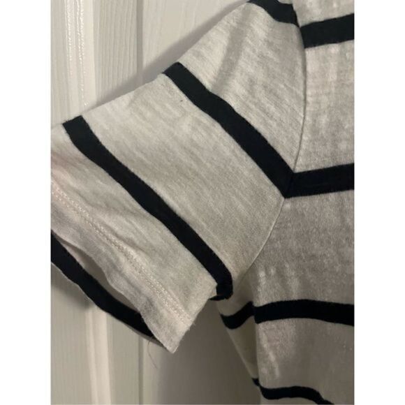 Madewell V-neck White and Black Striped short sleeve top. Size Small - Picture 3 of 5